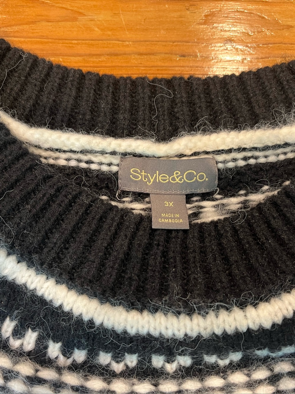 Classic Fair Isle Crewneck Sweater in Ivory & Black Classic Chic NWT - Picture 4 of 8
